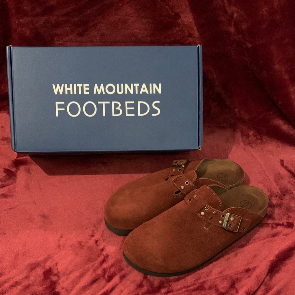 White Mountain Leather Adjustable Benben Clogs in Rust